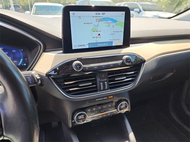 2021 Ford Escape Titanium Hybrid photo 17
