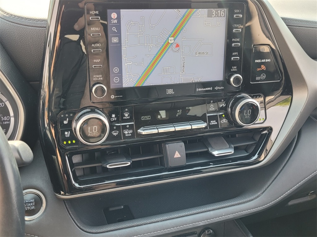 2020 Toyota Highlander Limited photo 16