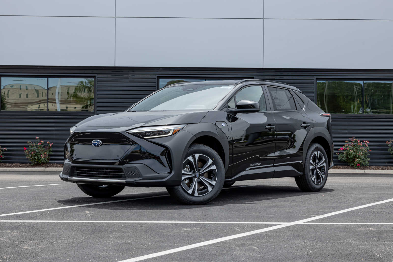 2024 Subaru Solterra Premium's photo
