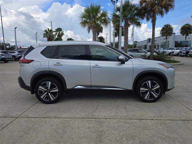 2023 Nissan Rogue SL photo 3