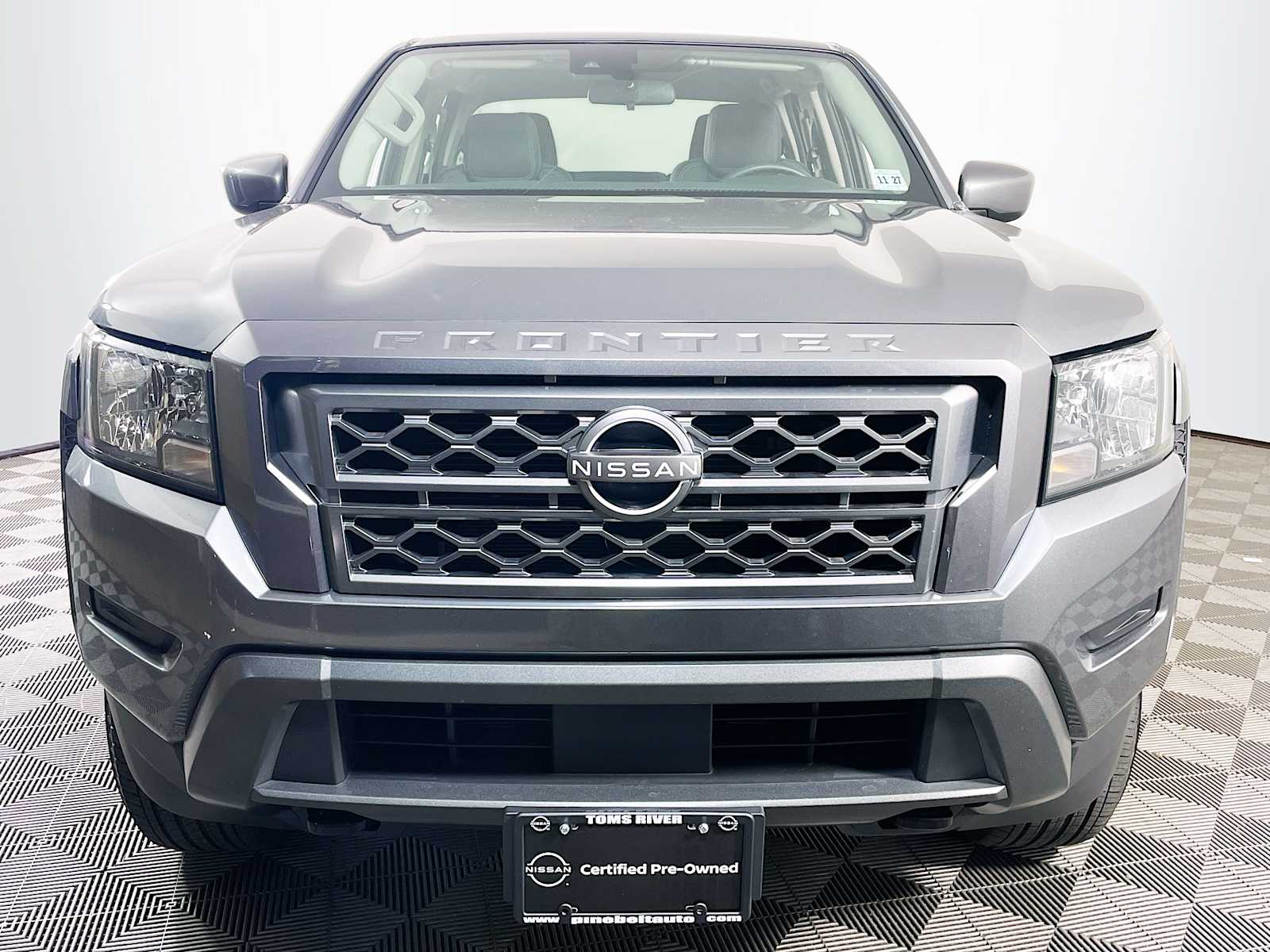 2023 Nissan Frontier SV photo 2