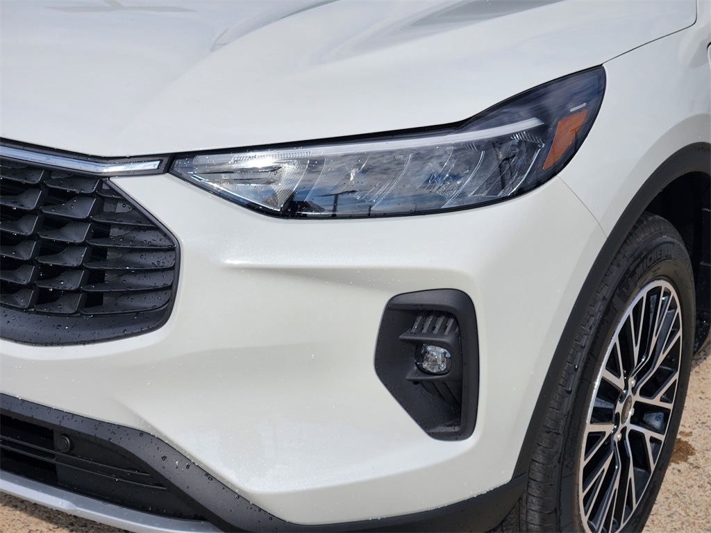 2026 Ford Escape Plug-In Hybrid photo 4