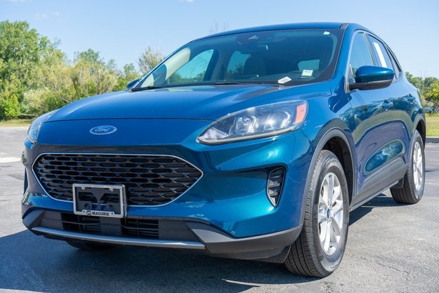Used 2020 Ford Escape SE with VIN 1FMCU9G66LUA27406 for sale in Canandaigua, NY