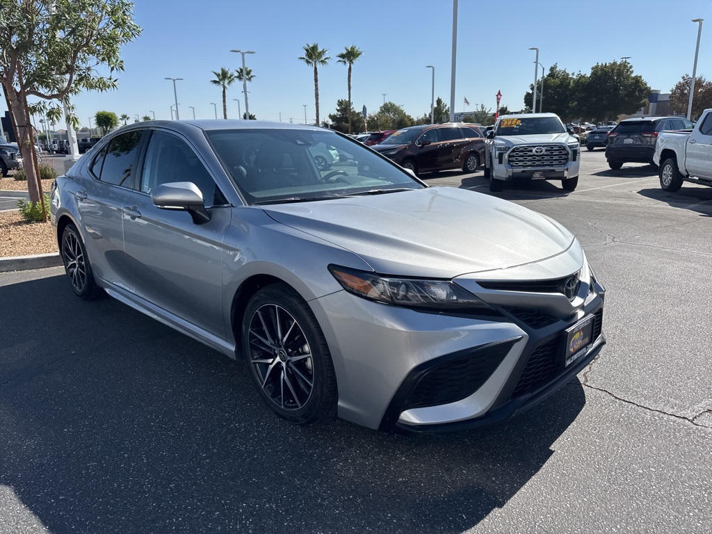 2023 Toyota Camry SE photo 4
