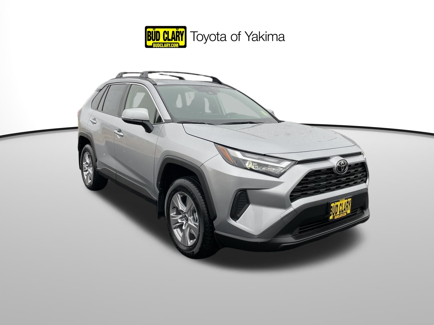 2025 Toyota RAV4 XLE's photo