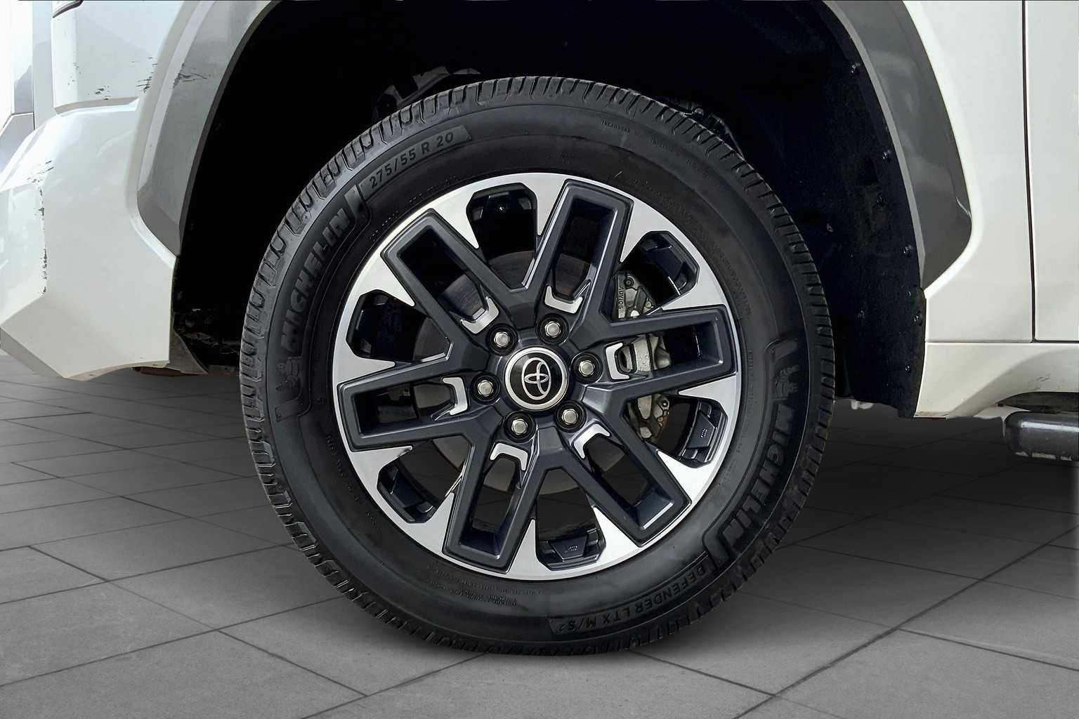 2023 Toyota Tundra Limited CrewMax photo 9