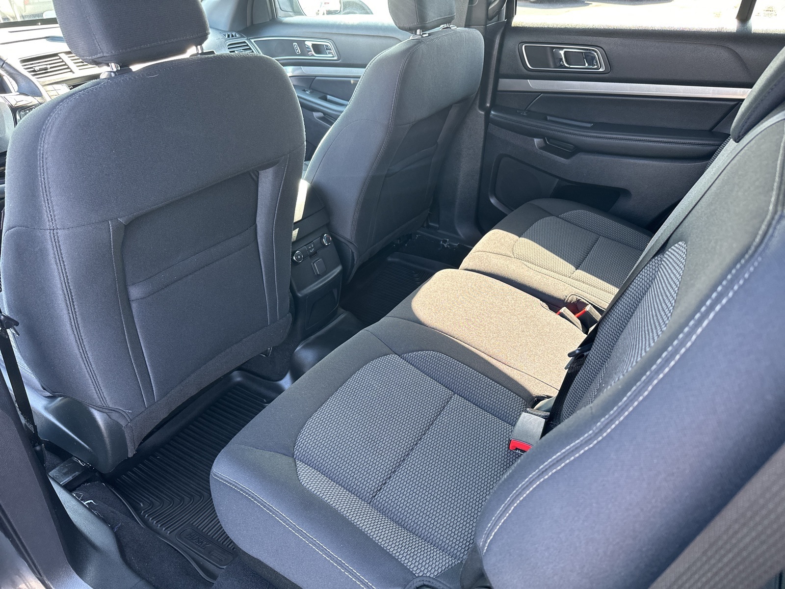 2019 Ford Explorer XLT photo 4