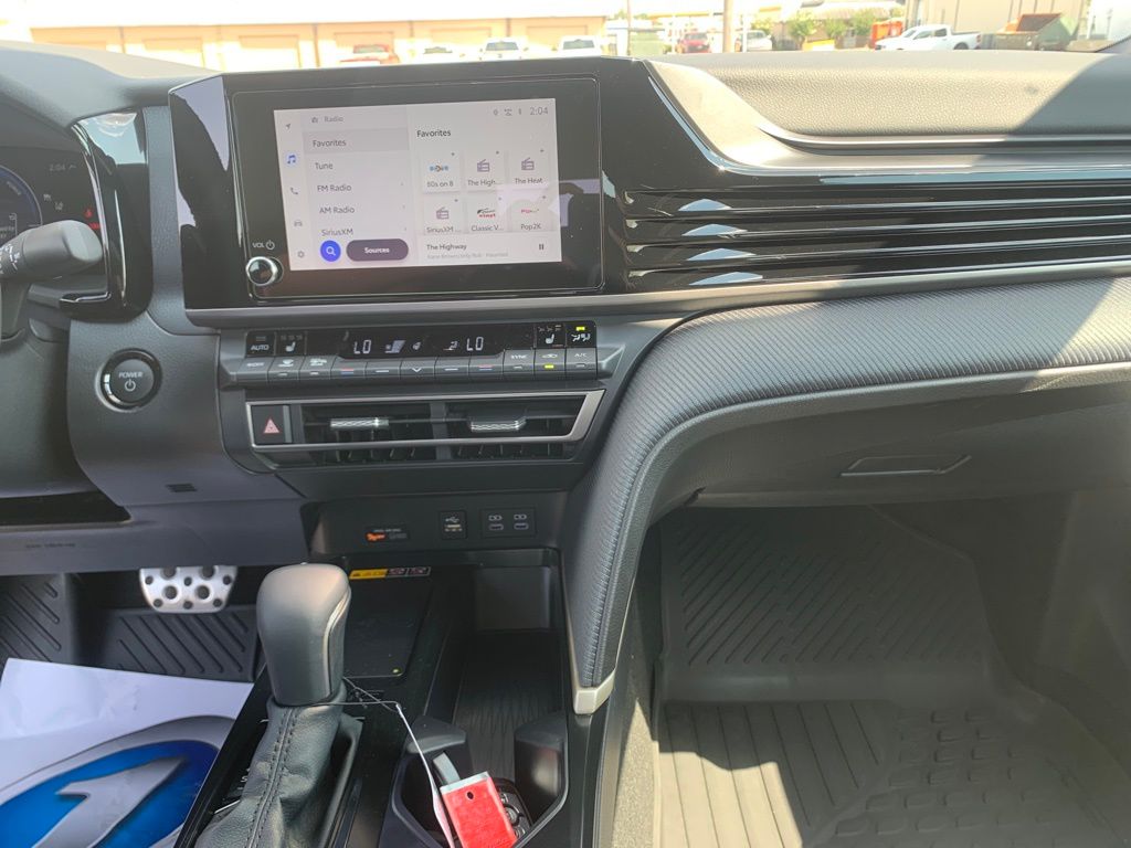 2026 Toyota Camry SE photo 21