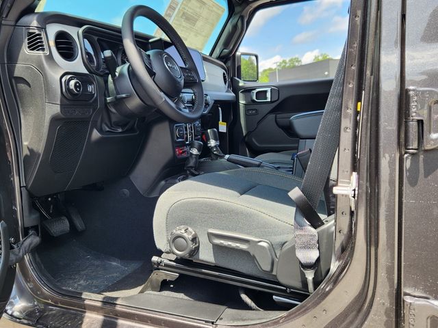 2025 Jeep Gladiator Willys photo 4