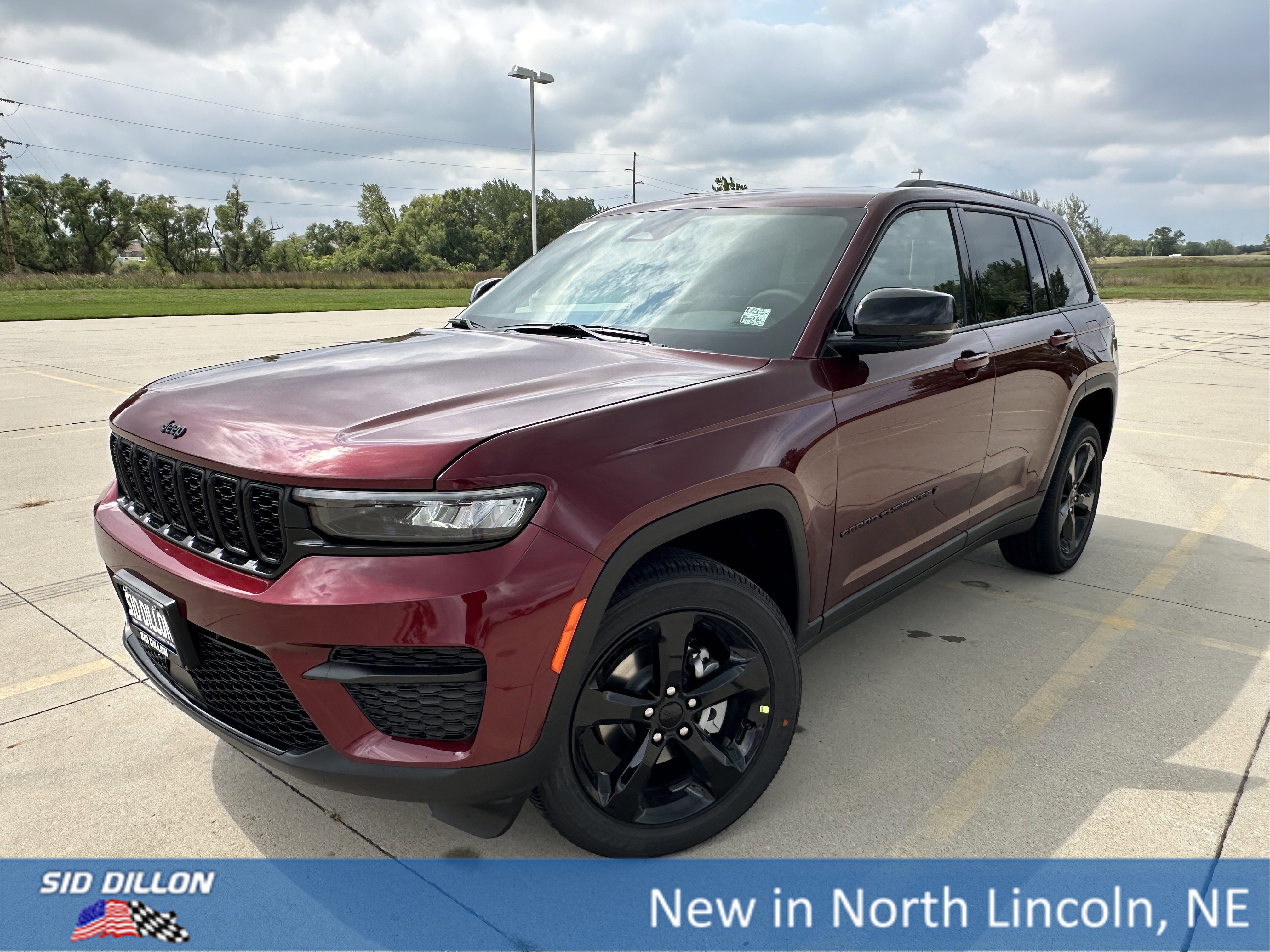 2025 Jeep Grand Cherokee Altitude's photo