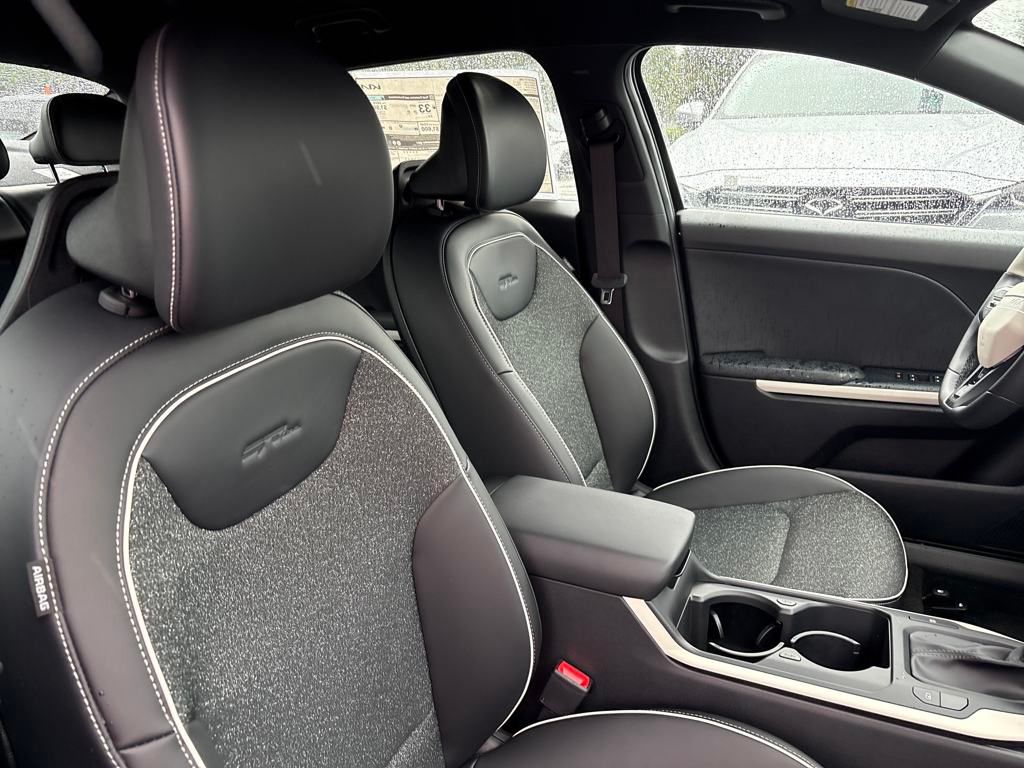 2025 Kia K4 GT-Line photo 26