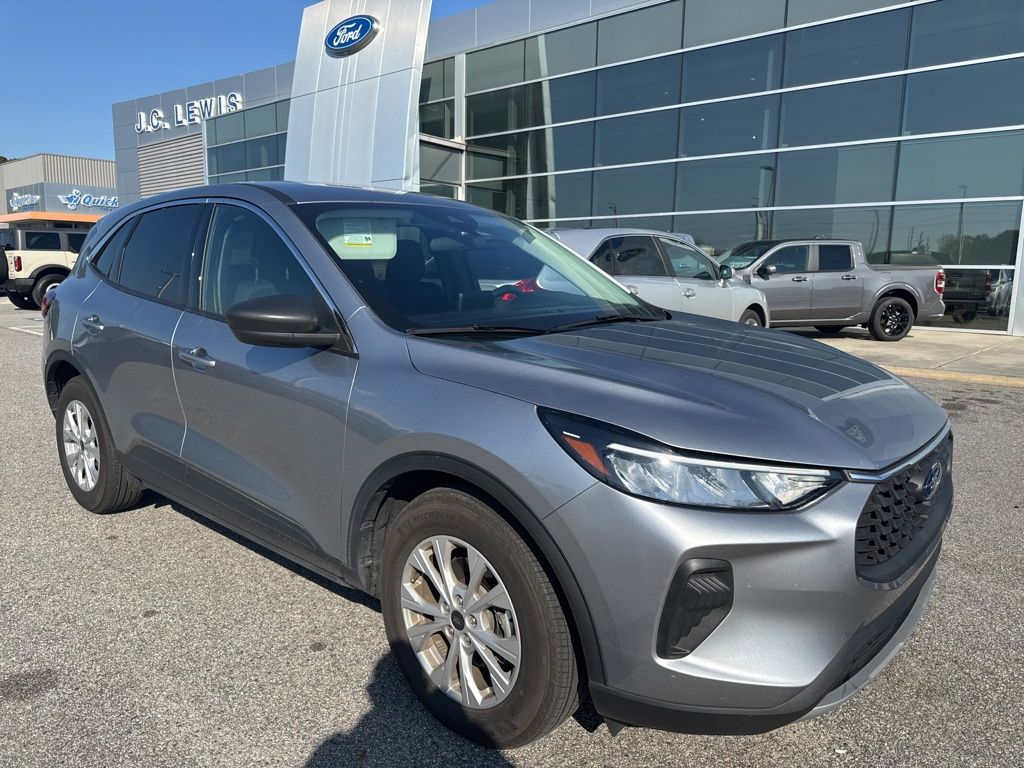 2024 Ford Escape Active's photo