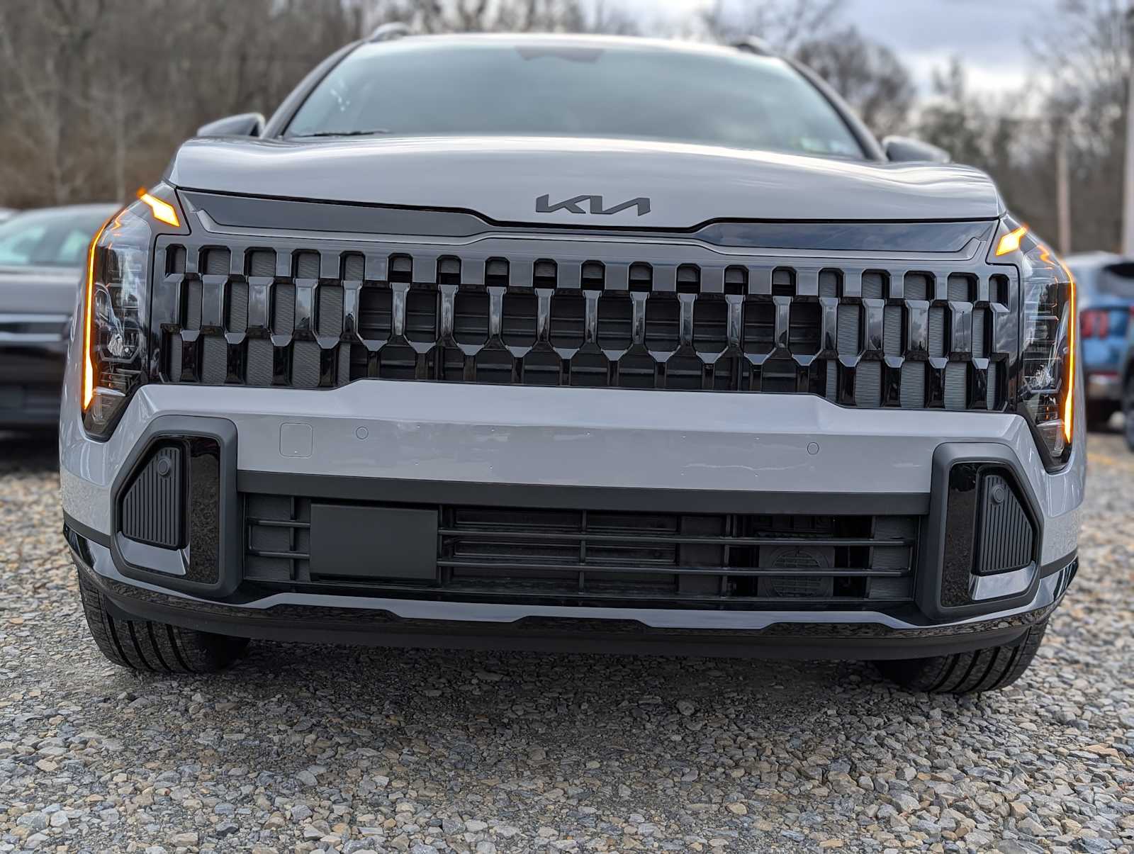 2026 Kia Sportage Plug-In Hybrid X-Line photo 2