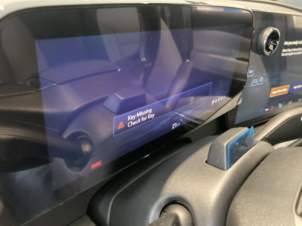 2025 Chevrolet Traverse photo 11