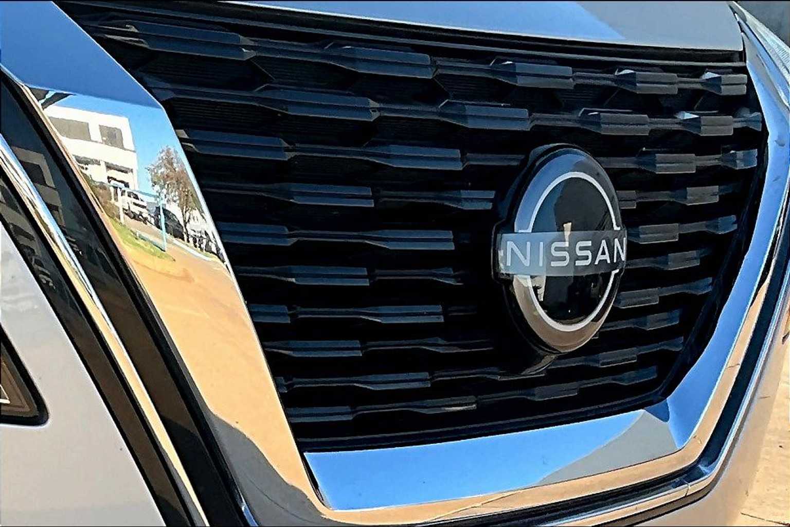 2023 Nissan Rogue SV photo 26