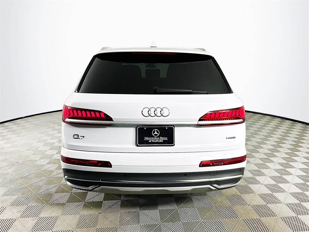 2023 Audi Q7 45 Premium Plus photo 6