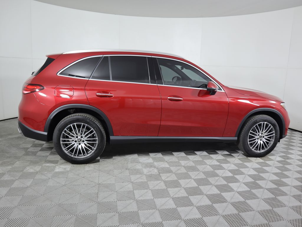 2026 Mercedes Benz GLC 300 photo 4