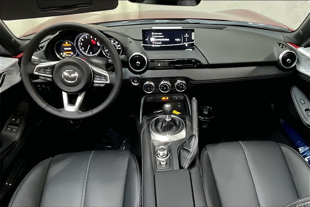 2025 MAZDA MX-5 - Image 4