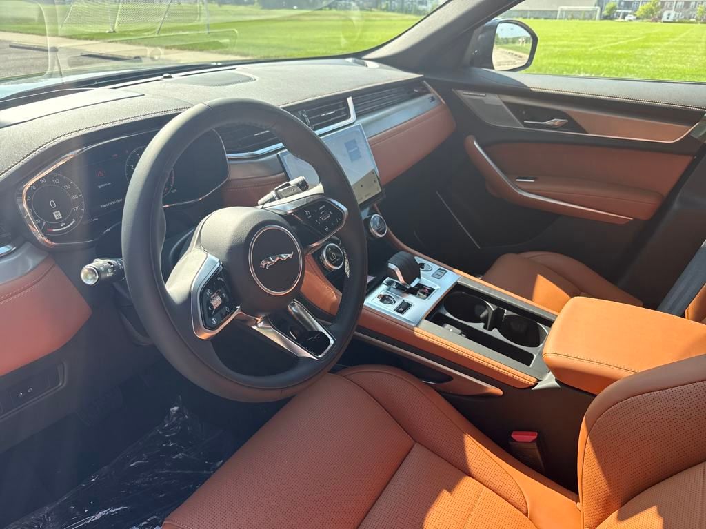 2026 Jaguar F-PACE P250 R-Dynamic S photo 11