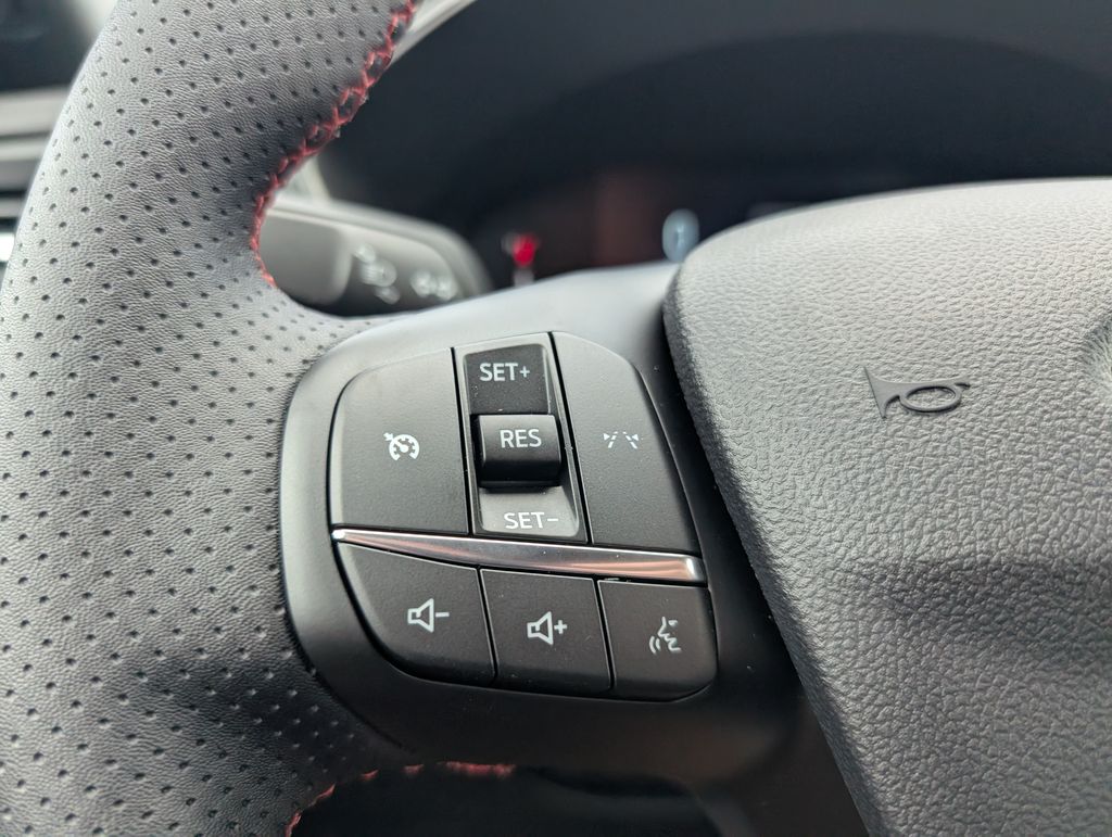 2025 Ford Escape ST-Line photo 9