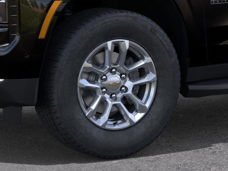 2026 Chevrolet Suburban LT photo 8
