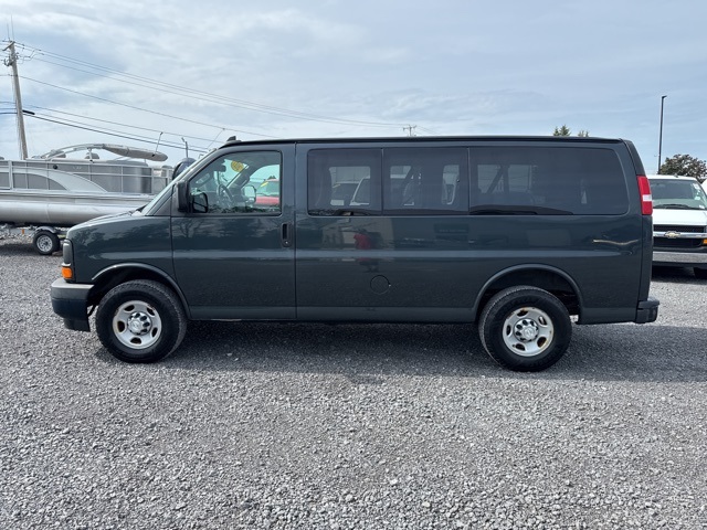 2017 Chevrolet Express Passenger 2500 LS photo 3