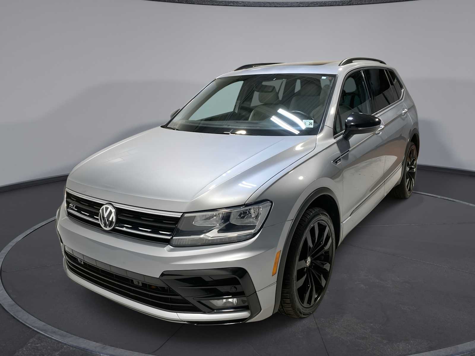 2021 Volkswagen Tiguan SE R-LINE BLACK's photo