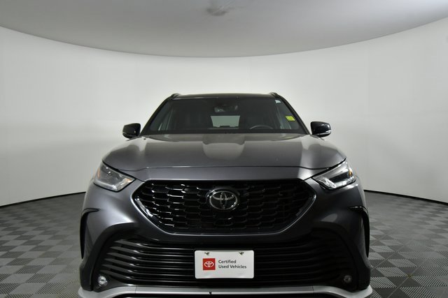 2024 Toyota Highlander LE photo 6