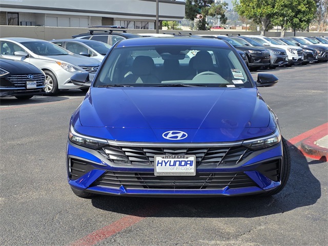 2025 Hyundai Elantra SEL Sport photo 2