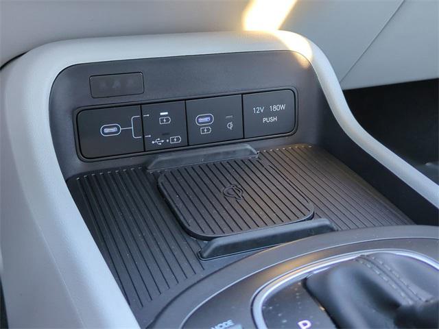 2026 Hyundai Kona SEL photo 19