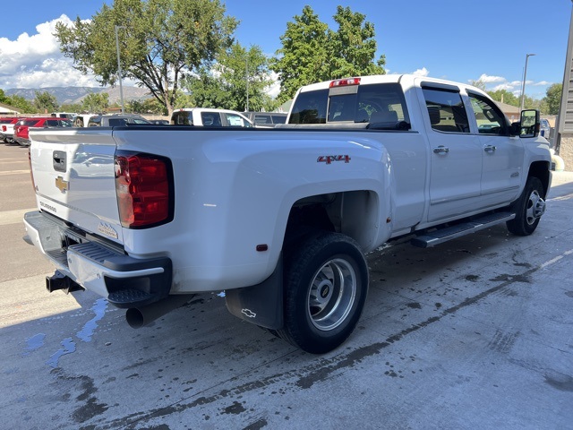 2016 Chevrolet Silverado 3500HD High Country photo 4
