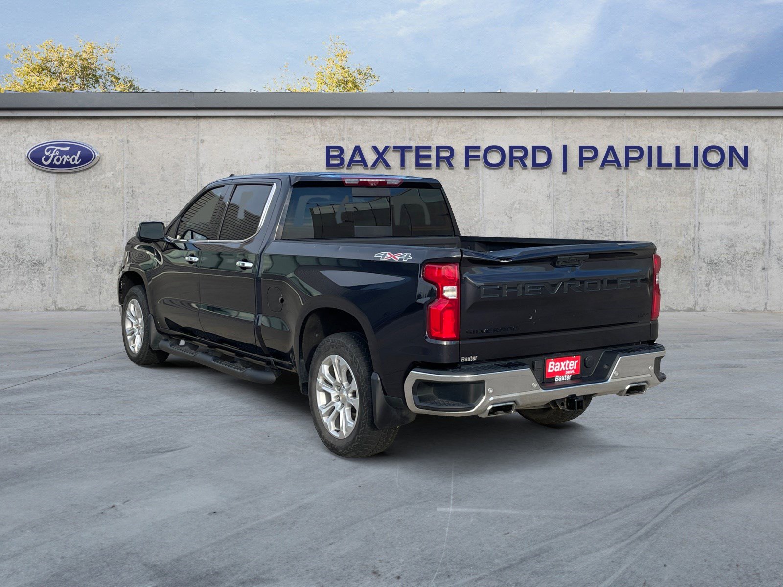 2022 Chevrolet Silverado 1500 LTZ photo 2