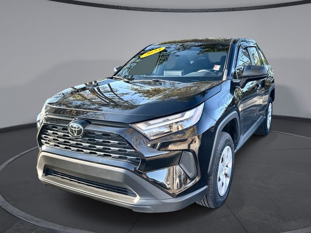 2023 Toyota RAV4 LE's photo