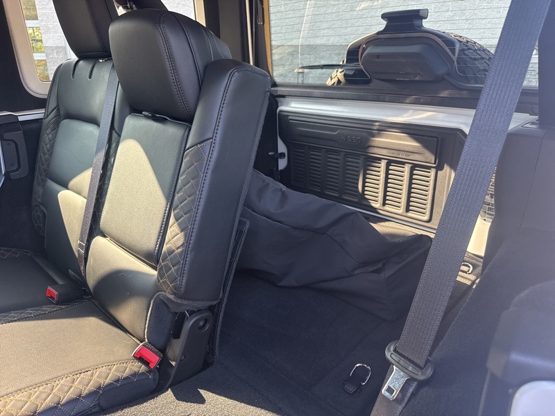 2023 Jeep Wrangler Altitude photo 37