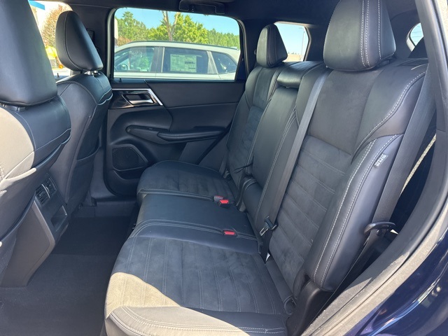 2022 Mitsubishi Outlander Black Edition photo 13