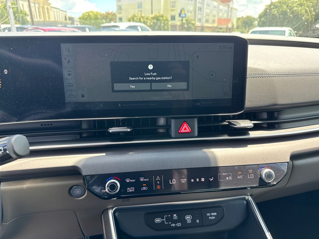 2025 Kia Carnival EX photo 25