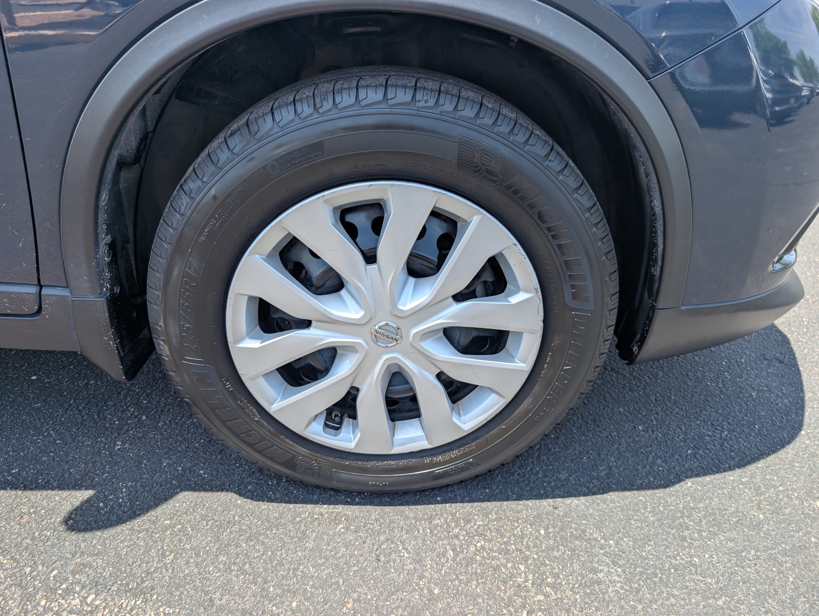 Used 2015 Arctic Blue Metallic Nissan S image 1