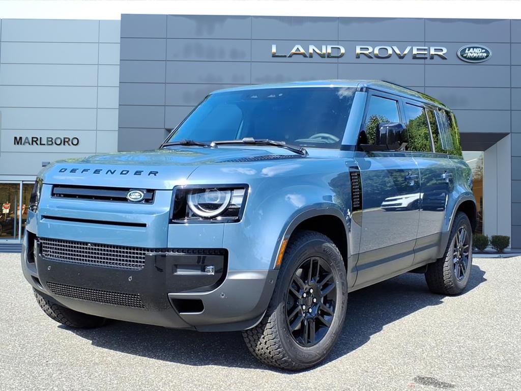 2026 Land Rover Defender S's photo