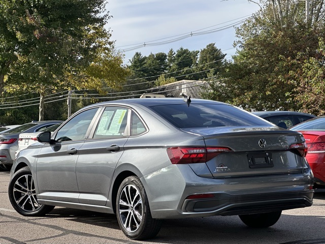 2024 Volkswagen Jetta 1.5T Sport photo 2