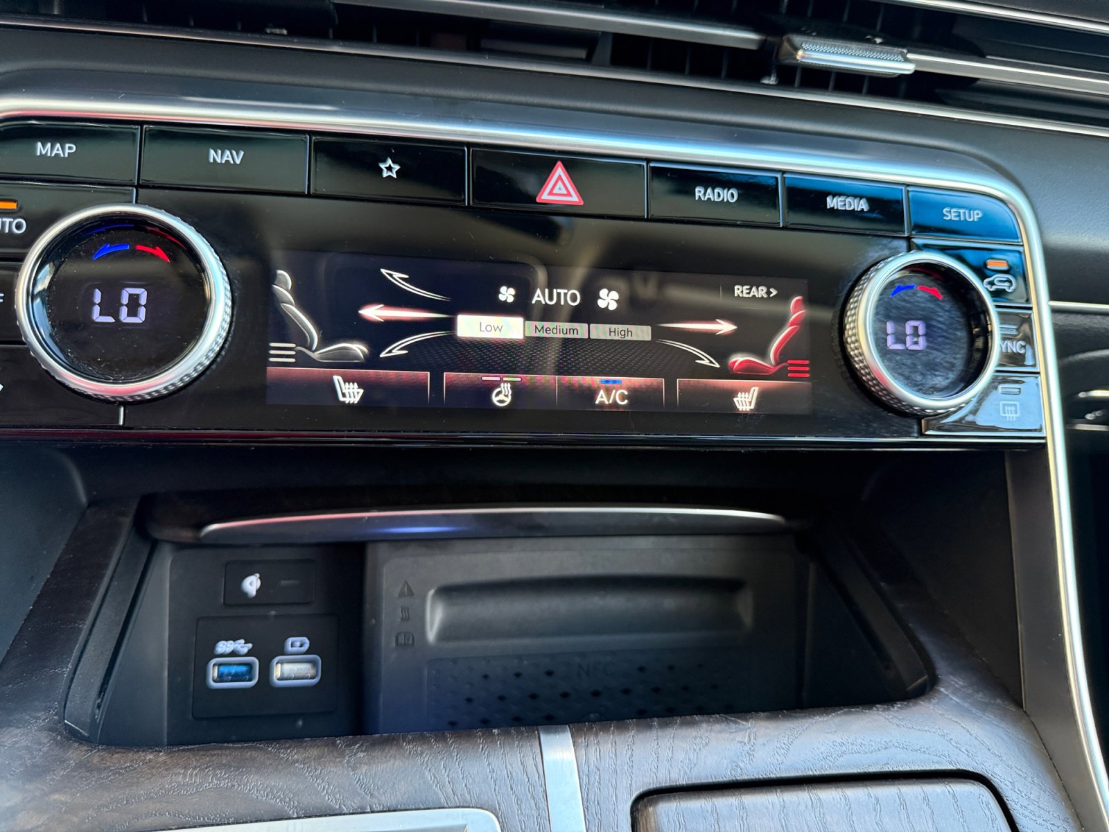 2024 Genesis GV80 2.5T photo 23