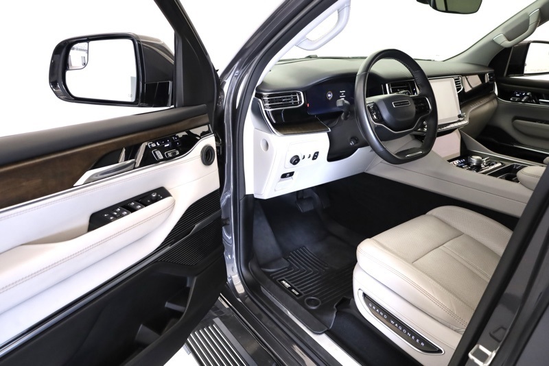 2022 Jeep Grand Wagoneer I photo 9