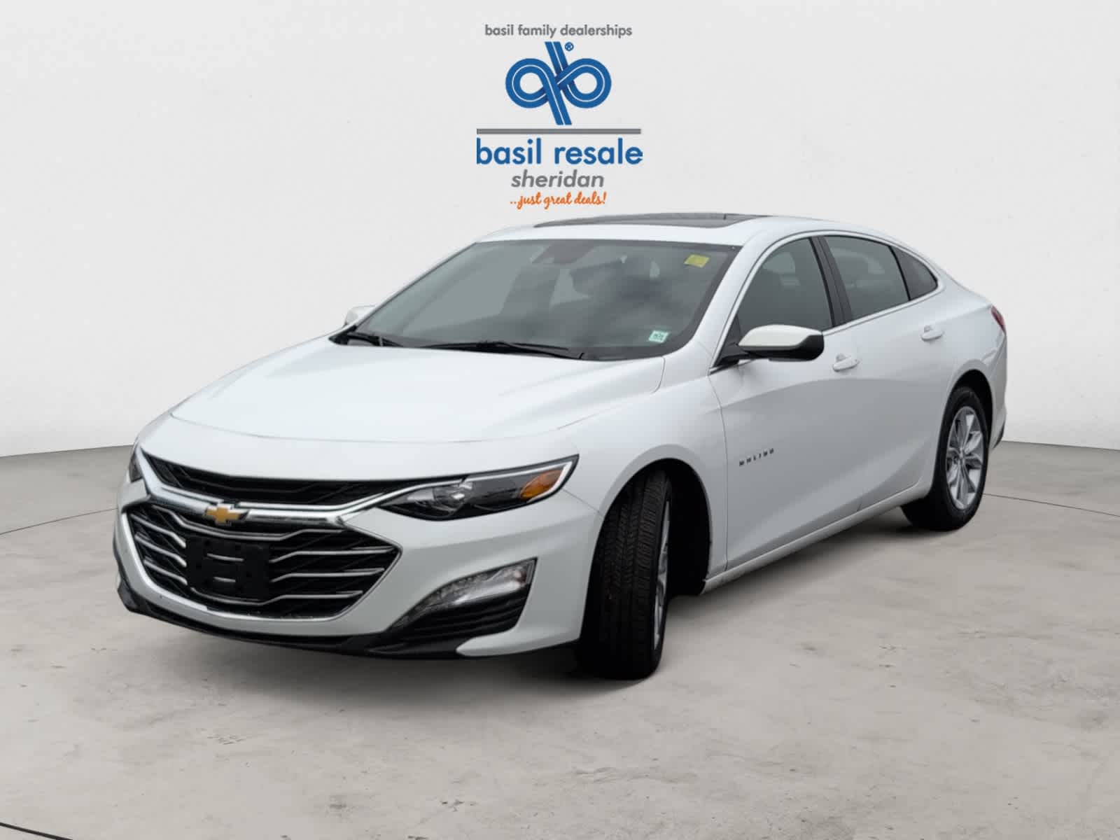 2024 Chevrolet Malibu 1LT photo 2