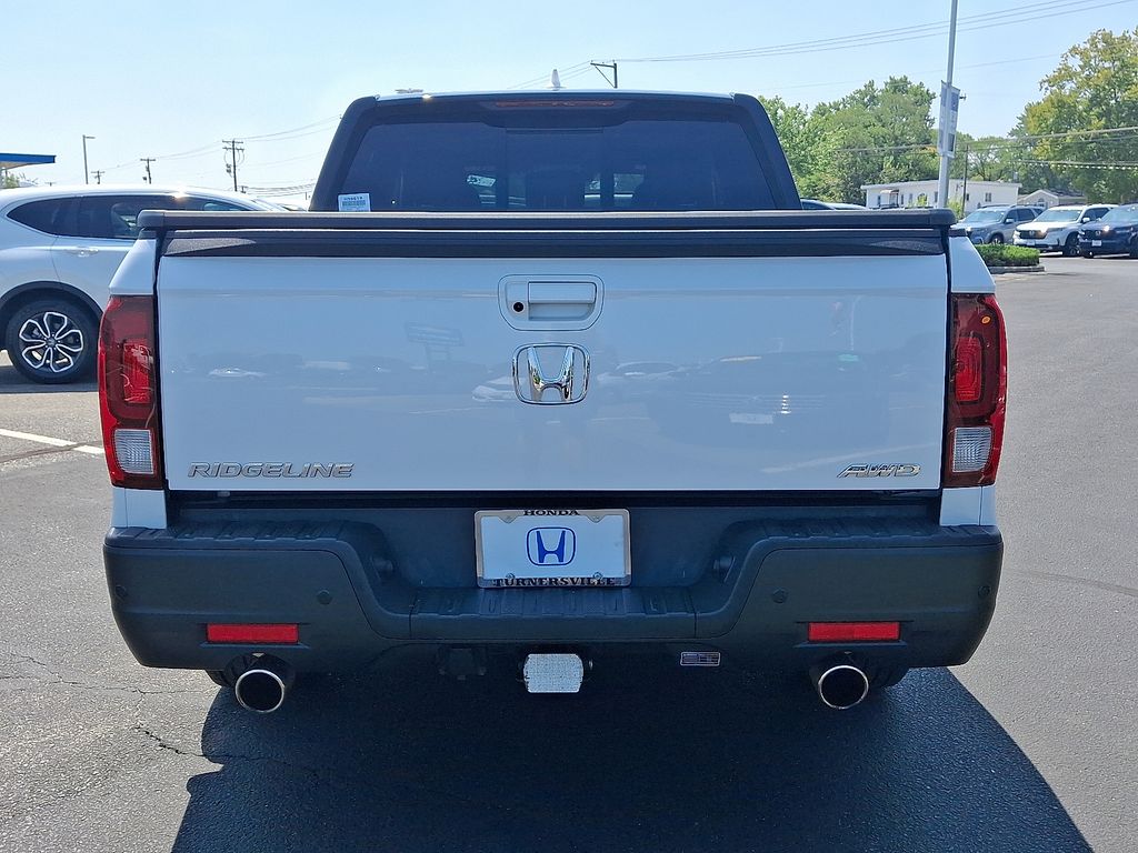 2022 Honda Ridgeline Black Edition photo 4