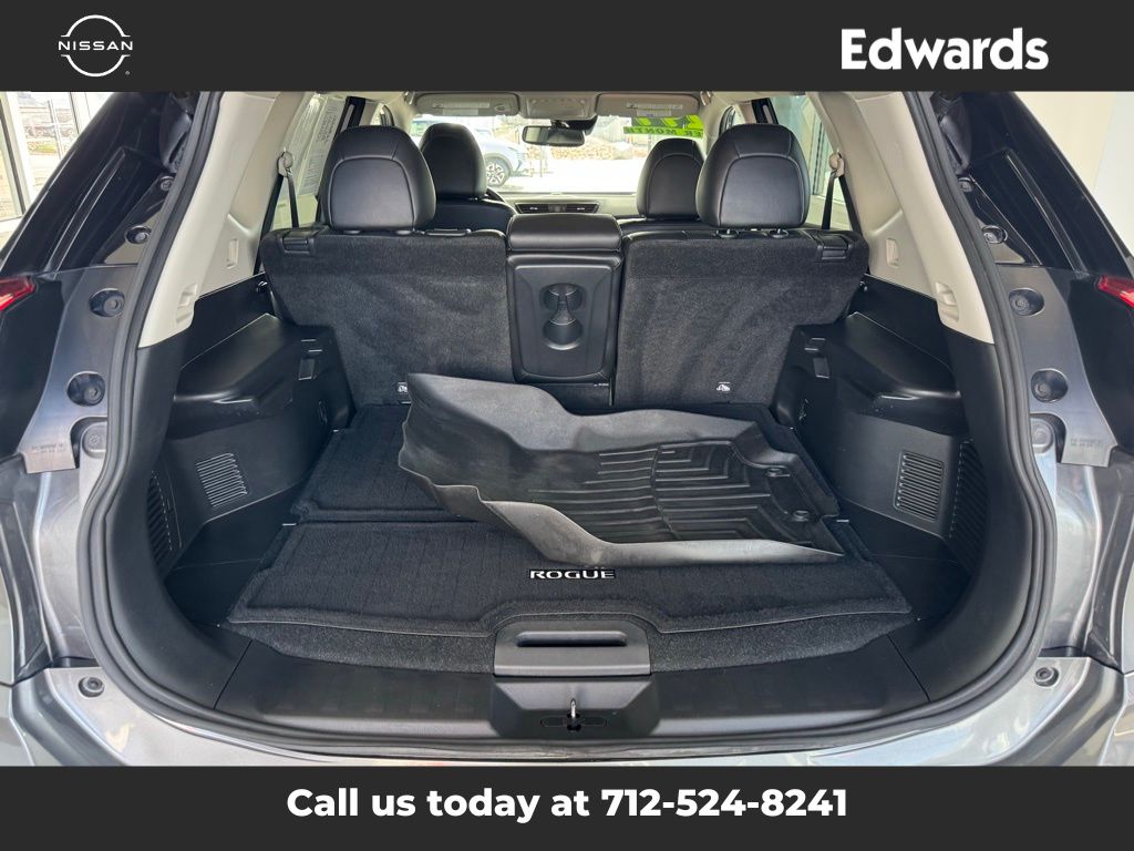2019 Nissan Rogue SL photo 10