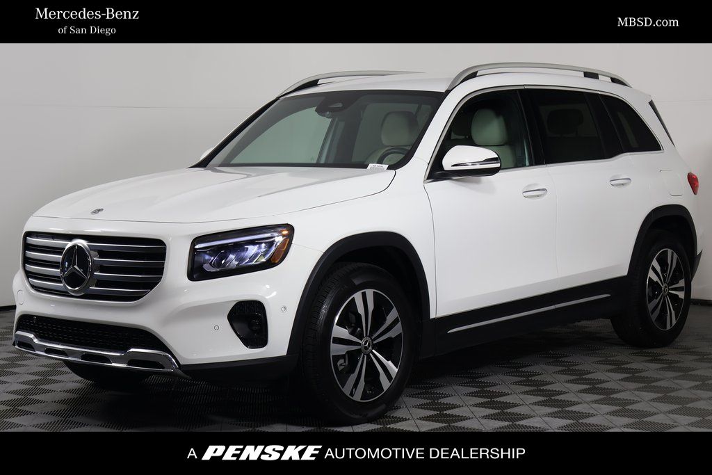2025 Mercedes-Benz GLB Base's photo