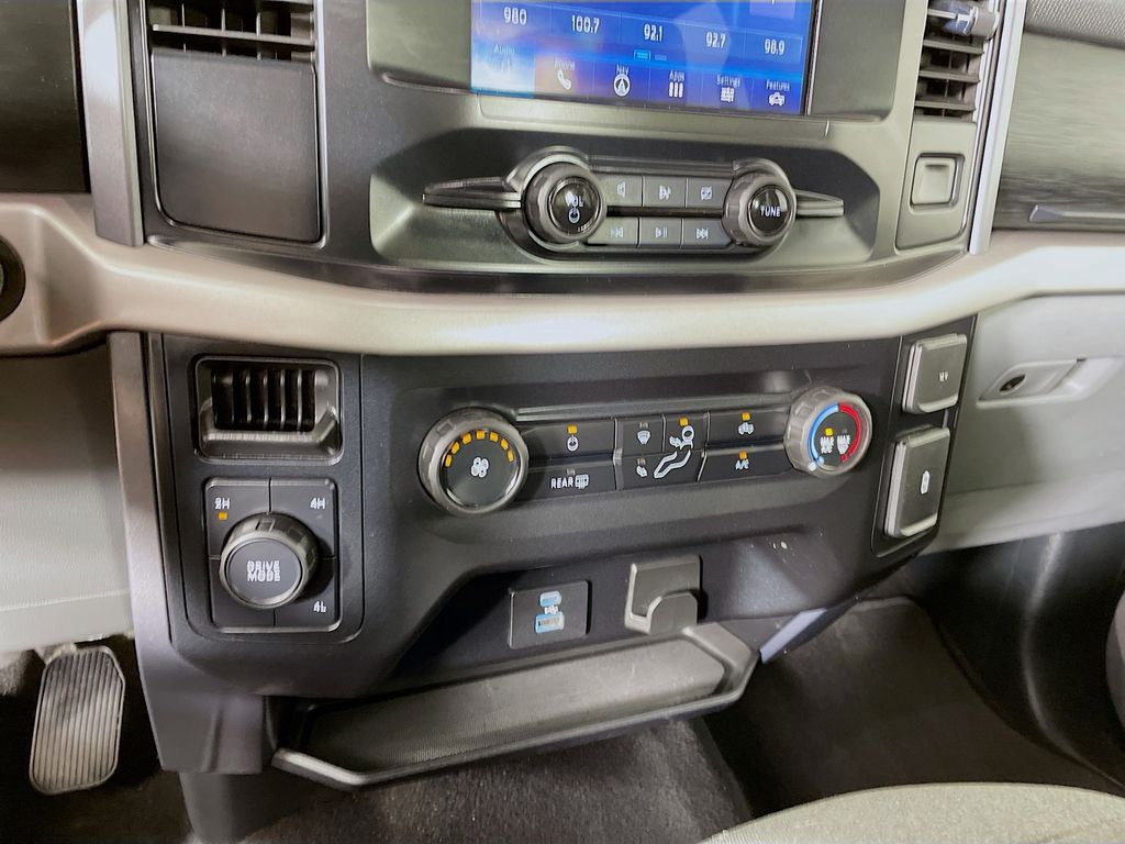 2023 Ford F-150 XLT photo 14