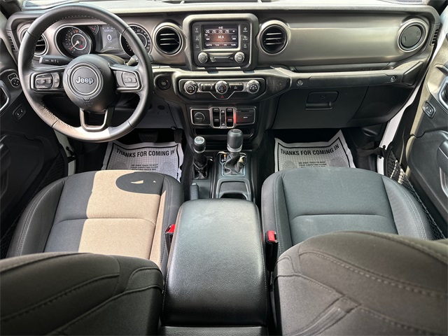2021 Jeep Gladiator Willys photo 13