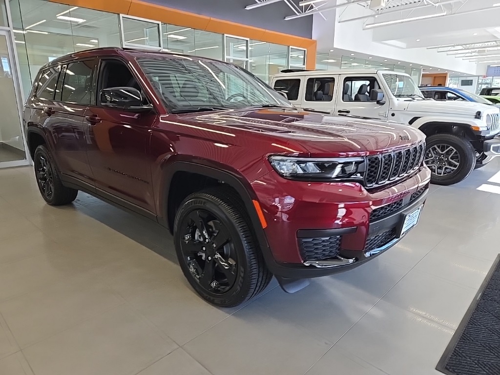2025 Jeep Grand Cherokee Altitude X photo 3