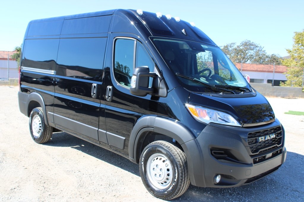 2026 Ram ProMaster 2500 photo 3