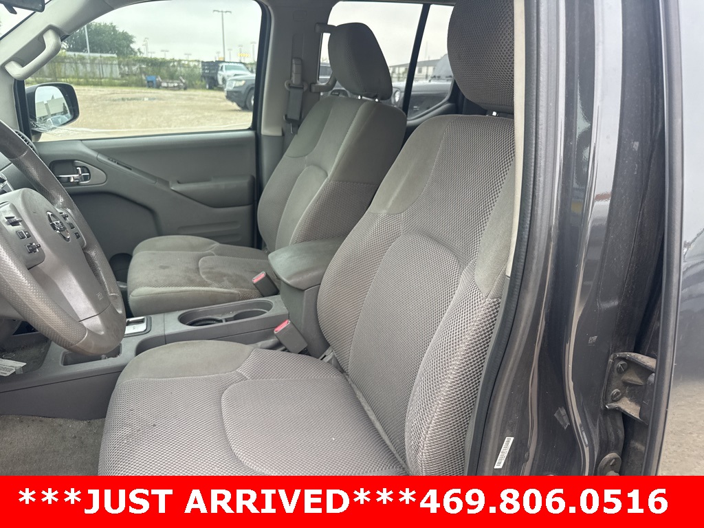 2015 Nissan Frontier SV photo 12